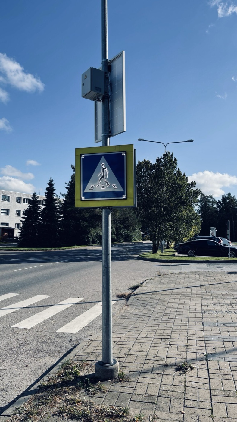 Smart Pedestrian Crossing Signs for the City of Keila
