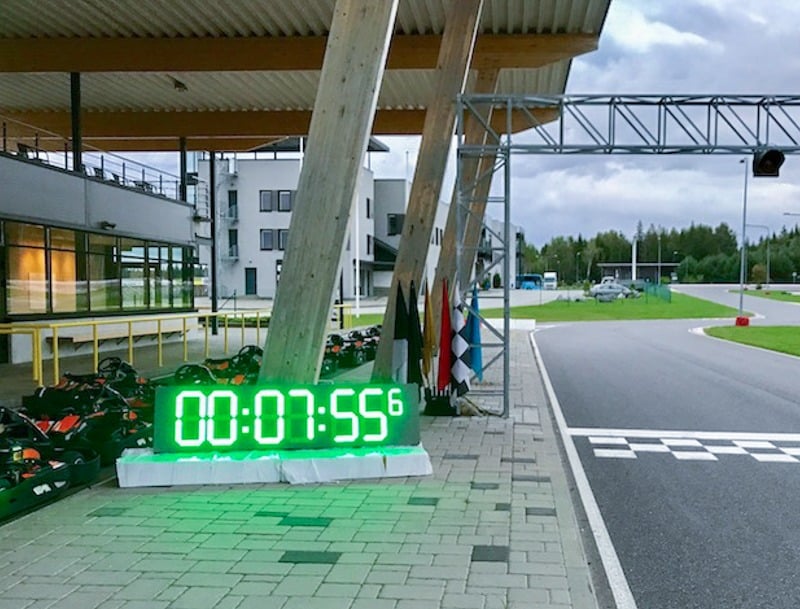 motosports-scoreboards-ampron.jpg
